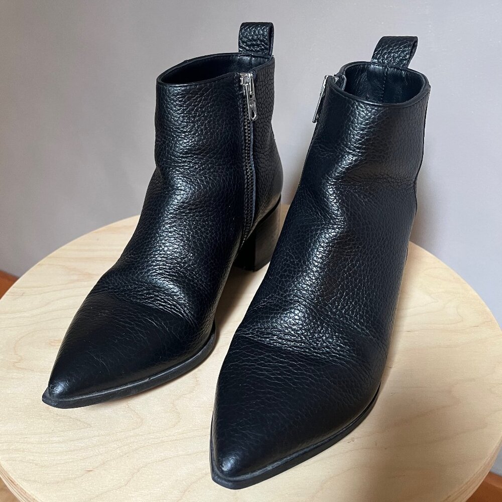 Everlane The Boss Pebbled Leather Ankle Boot